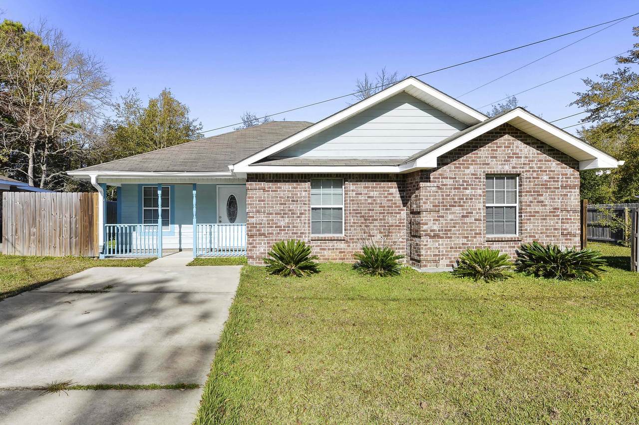 3300 Neptune Dr - Photo 1