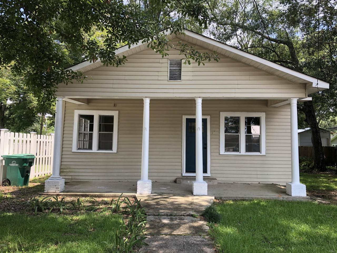 214 Haugh Ave - Photo 1