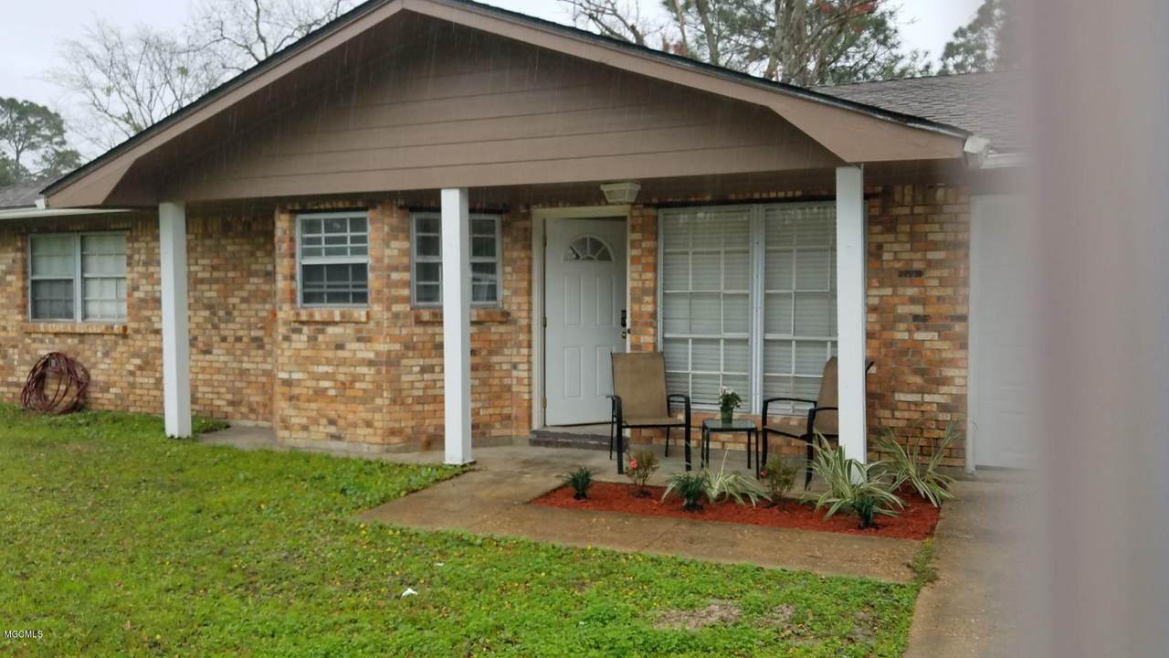 2117 Prince George Dr - Photo 1