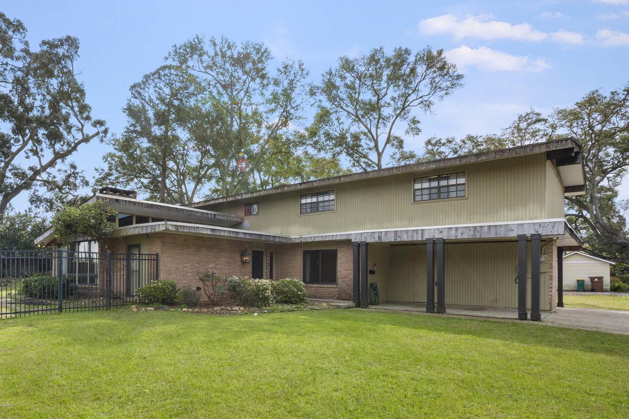 426 Donwood Pl - Photo 1
