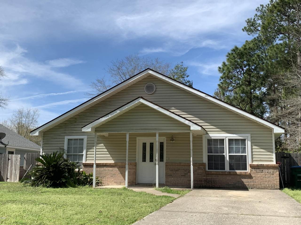 1813 Barracuda Dr - Photo 1