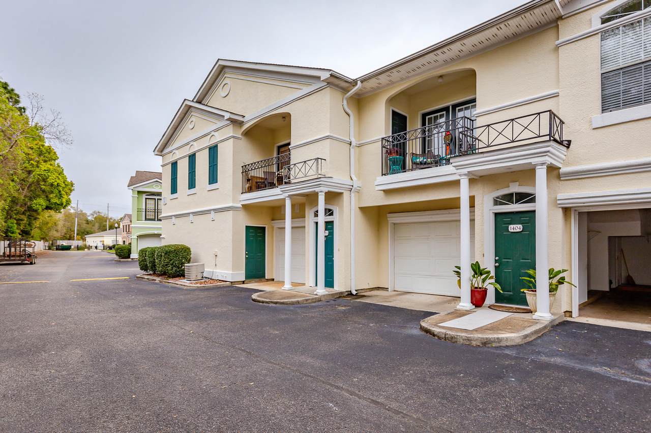 2252 Beach Dr - Photo 1