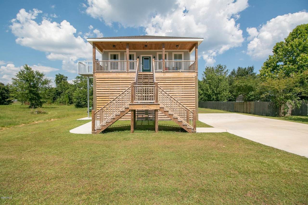 204 White Harbor Rd - Photo 1