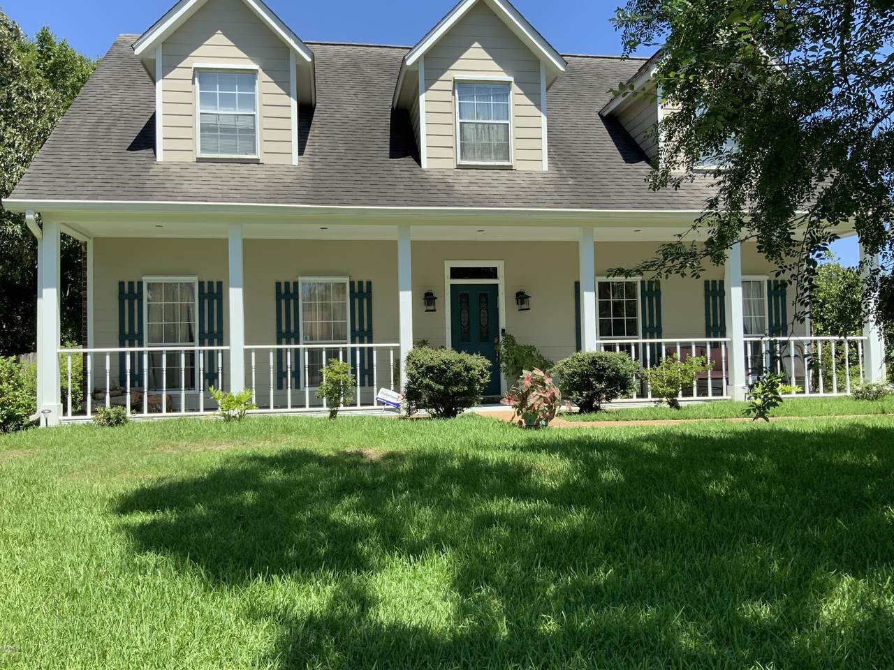 690 Waters View Dr - Photo 1