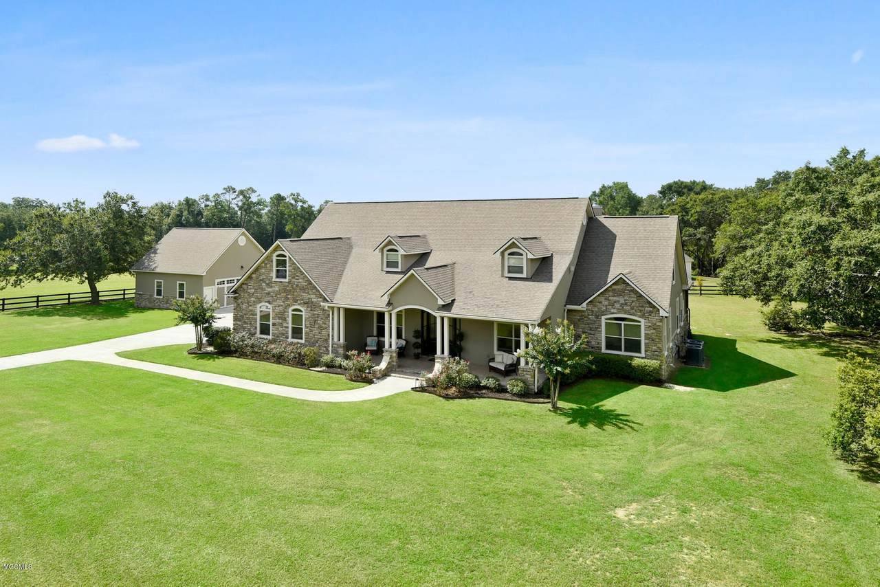 23239 Stablewood Cir - Photo 1