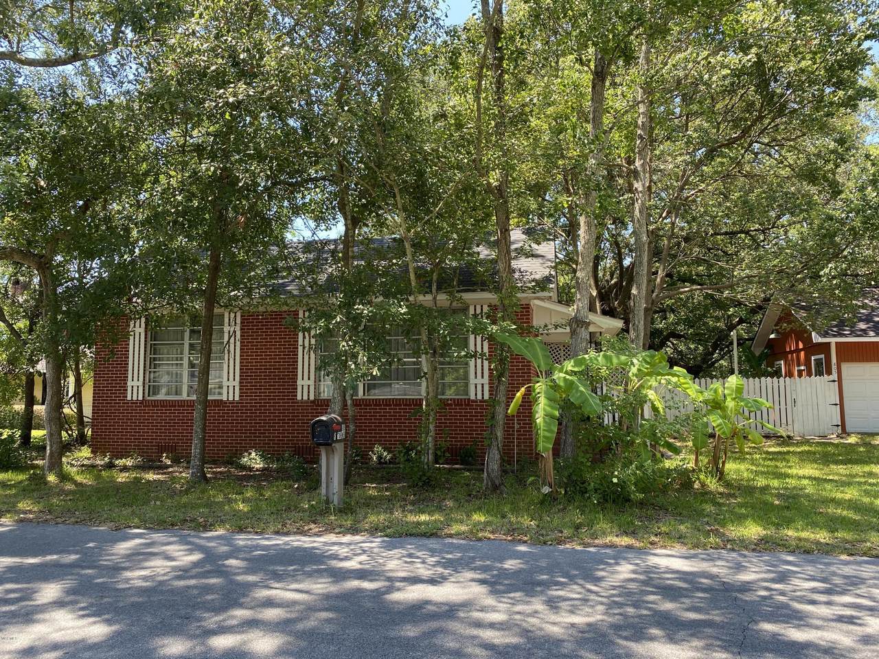 805 Mantou St - Photo 1