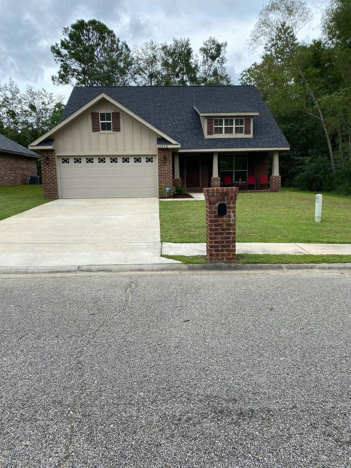 10442 Roundhill Dr - Photo 1