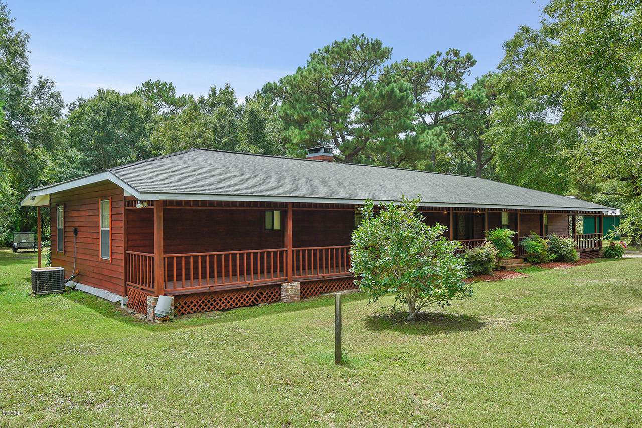 11104 Shorecrest Rd - Photo 1