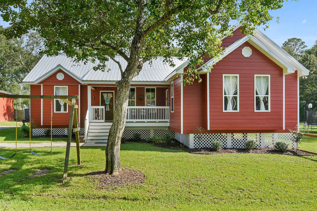 6083 Red Bud Dr - Photo 1