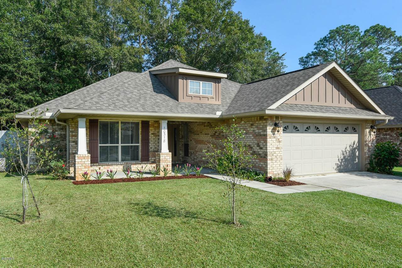 10518 Roundhill Dr - Photo 1