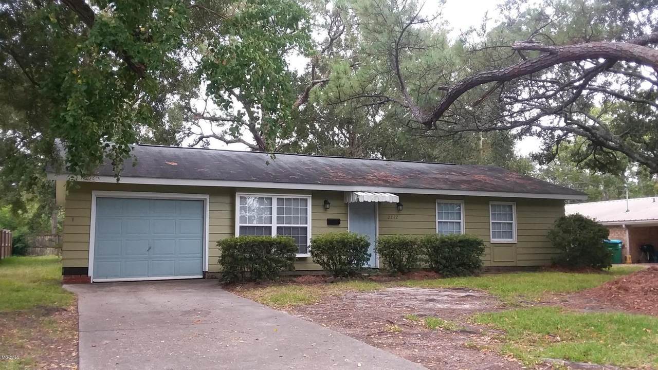 2212 Paul Harvey Ave - Photo 1