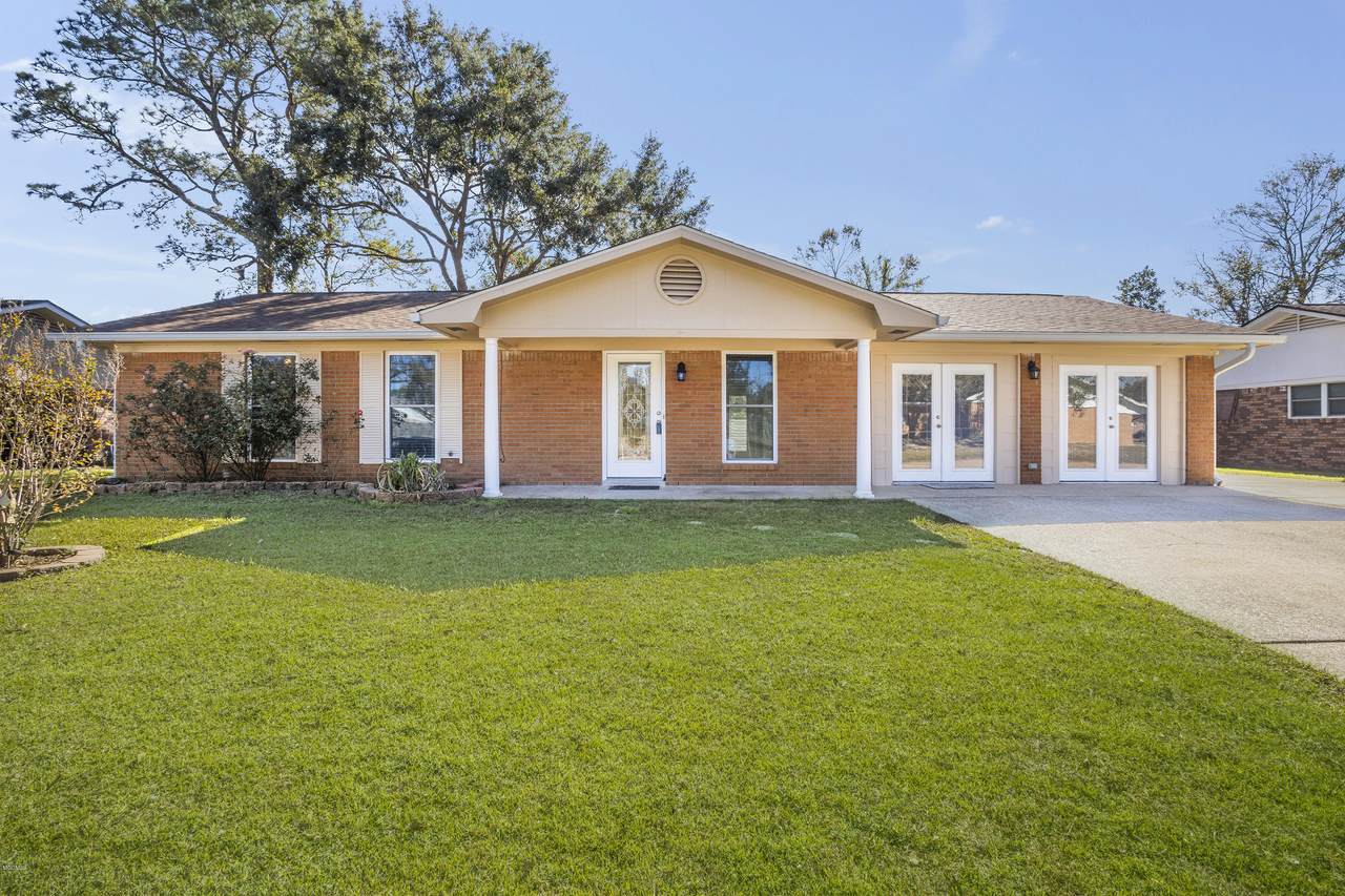 2073 Gladewood Dr - Photo 1