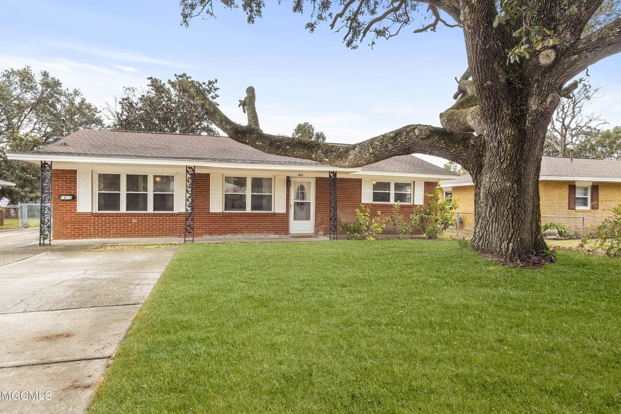 1613 Wiltshire Blvd - Photo 1
