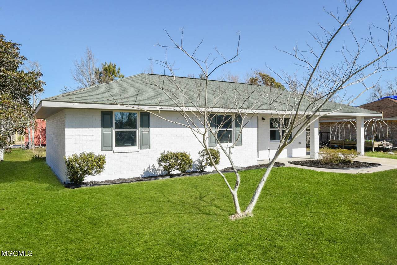571 Easterbrook St - Photo 1