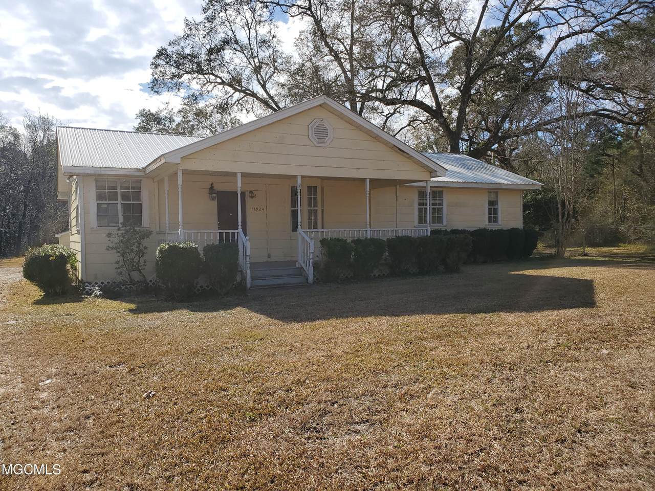 11924 Seaman Rd - Photo 1