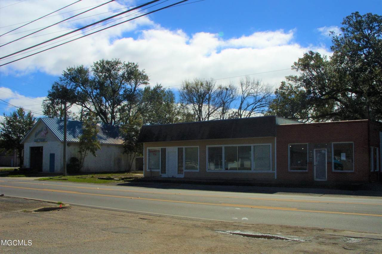 1708 Ingalls Ave - Photo 1
