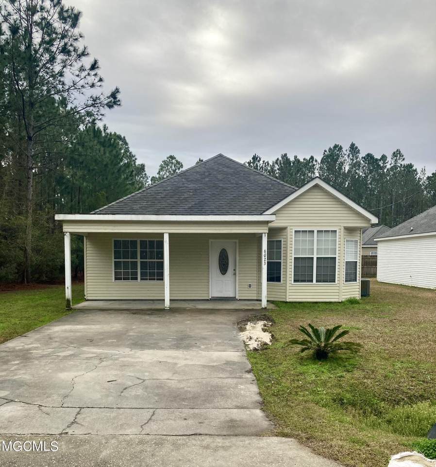 6023 Newton St - Photo 1