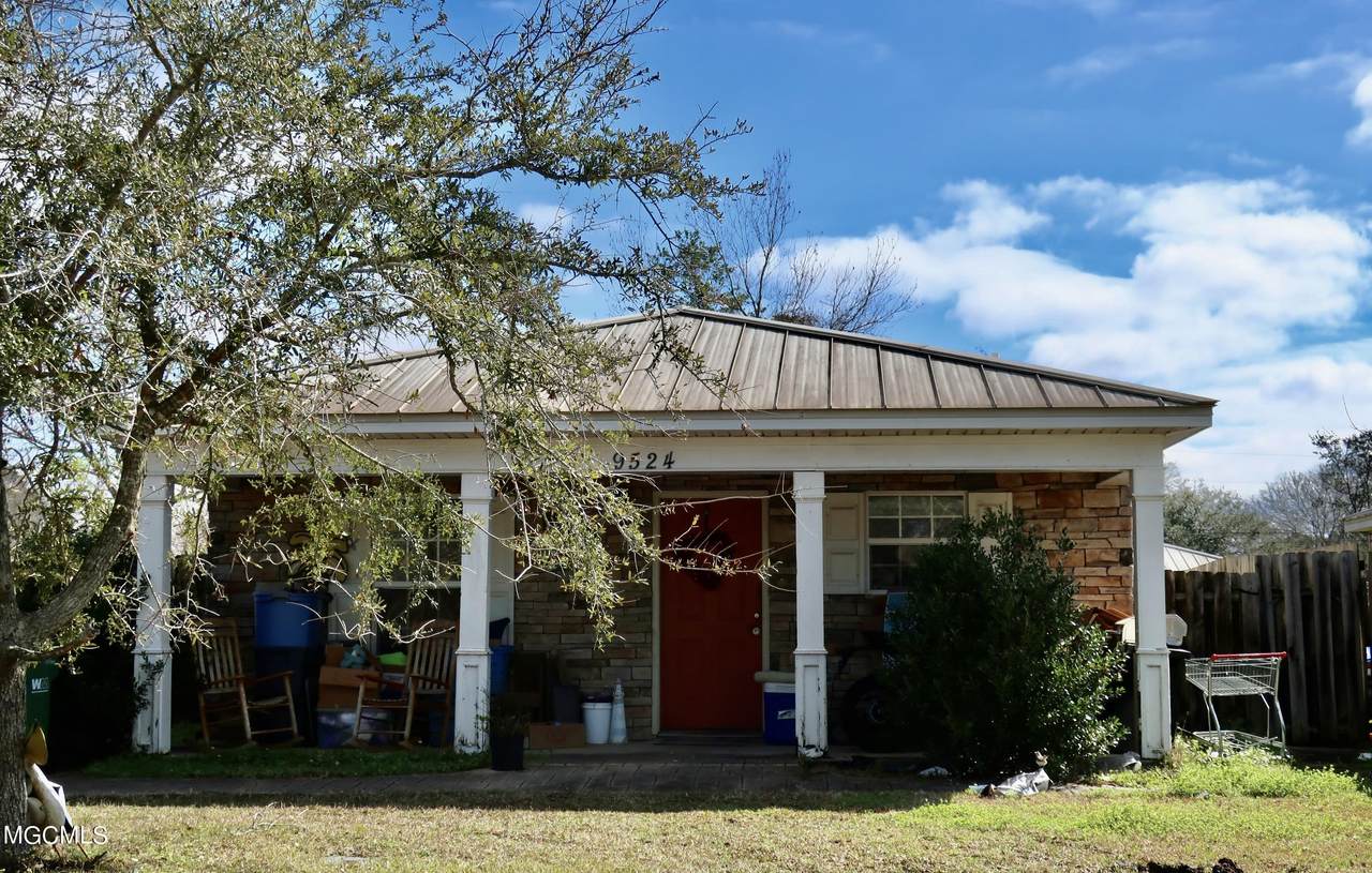 9524 Theriot Ave - Photo 1
