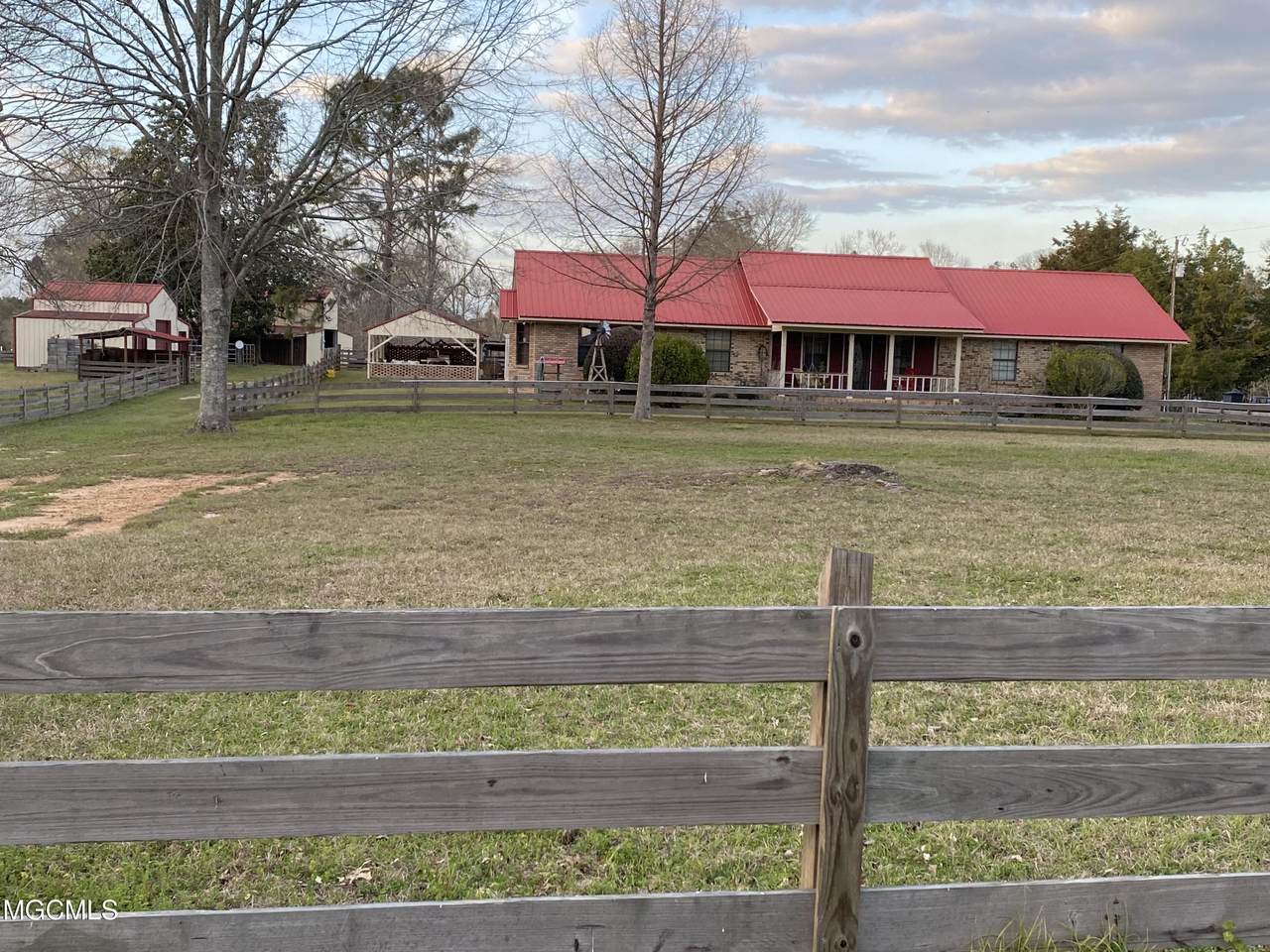 160 Lloyd Eubanks Rd - Photo 1