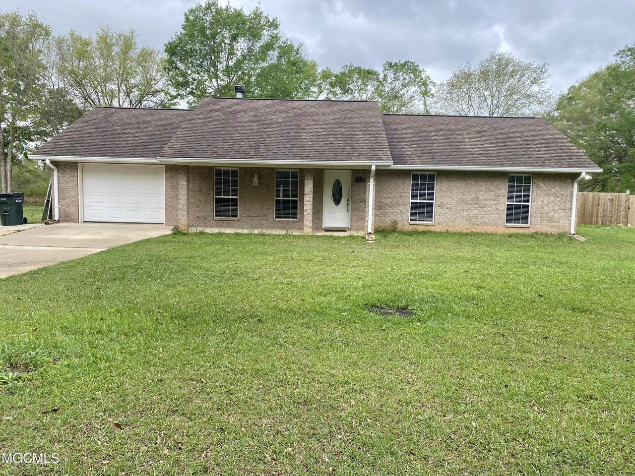 5018 Amy Lee Rd - Photo 1