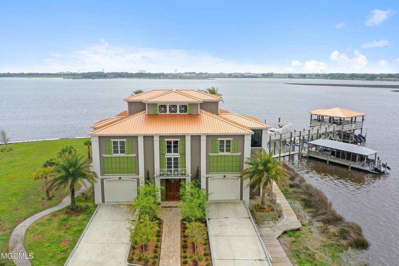 610 Bay Cove Dr - Photo 1