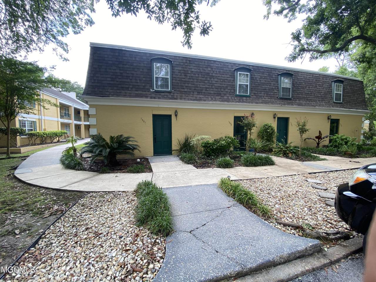 3310 Washington Ave - Photo 1