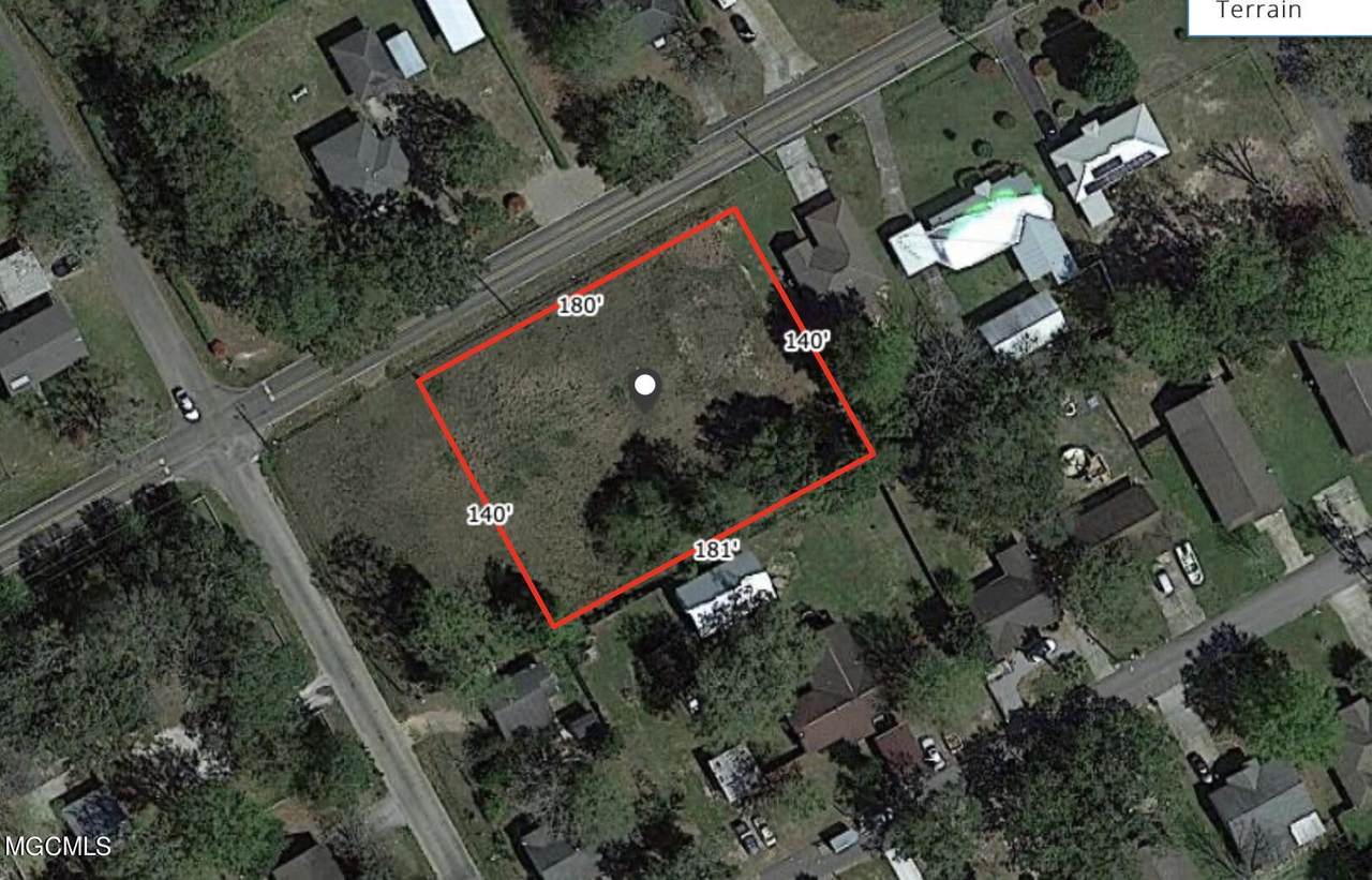 1114 Old Pass Rd - Photo 1