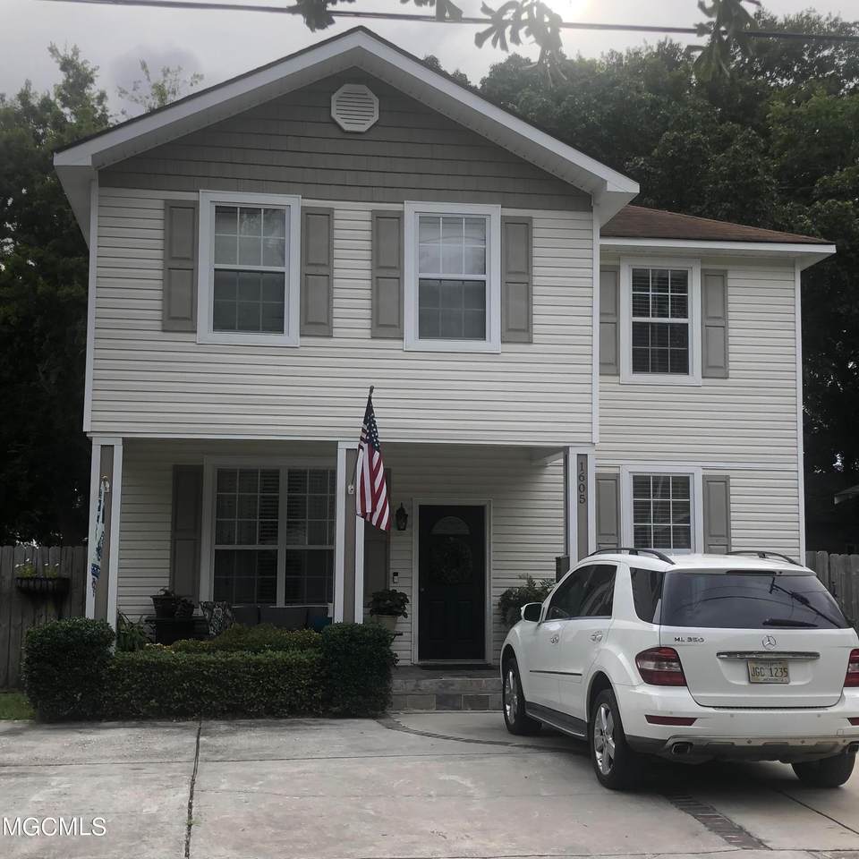 1605 Roosevelt St - Photo 1