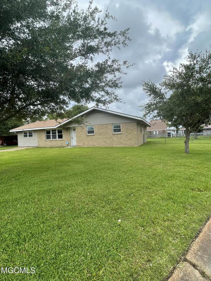 2413 Fortson St - Photo 1
