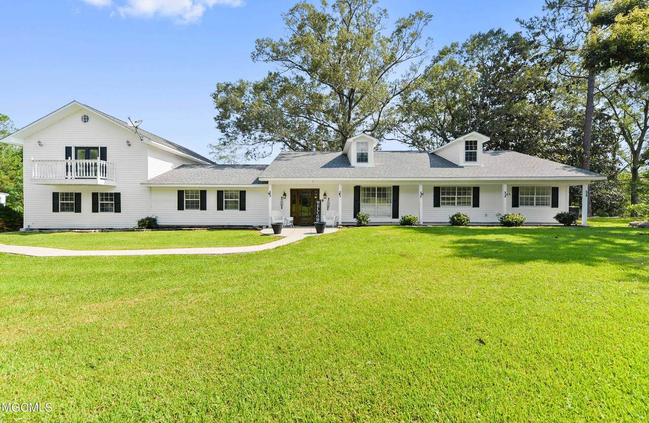 19294 Pinecrest Rd - Photo 1