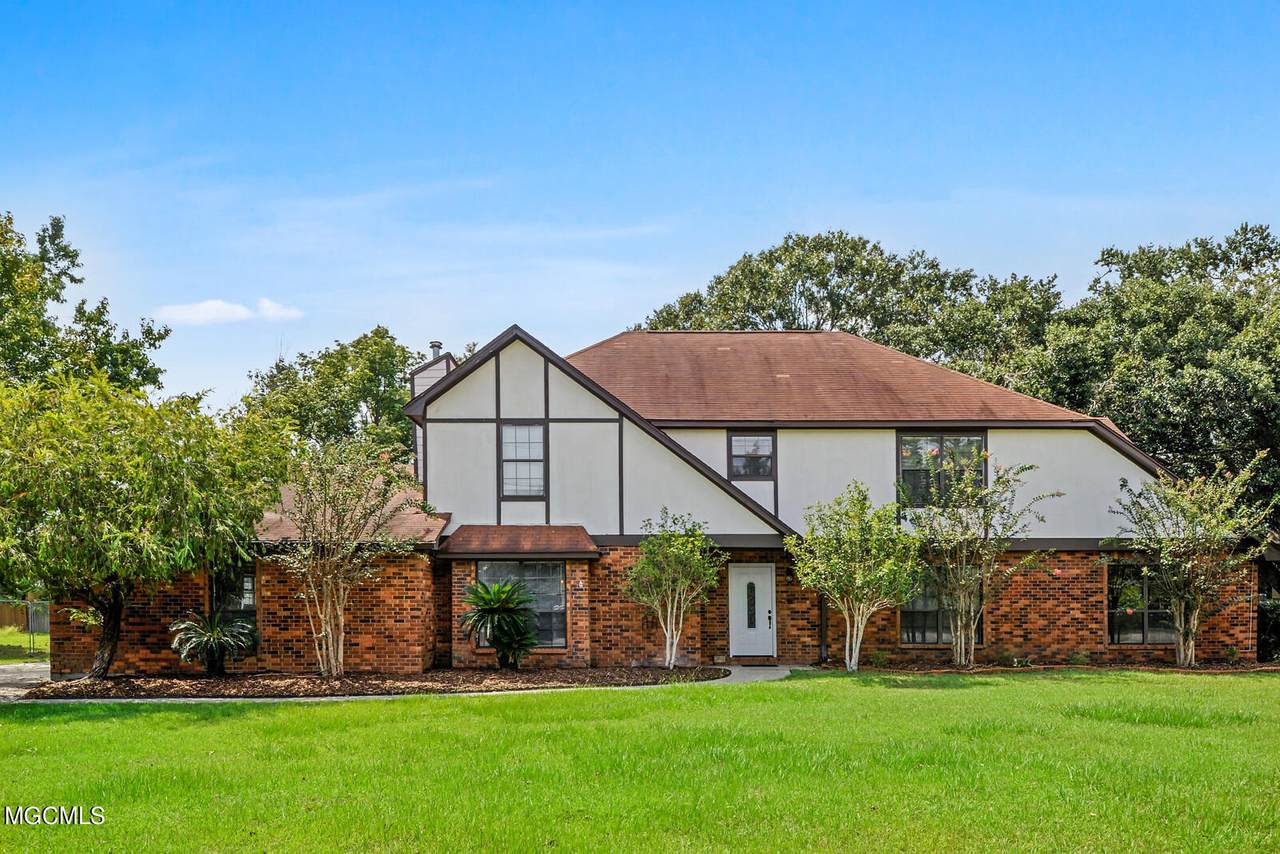6709 Riviera Dr - Photo 1