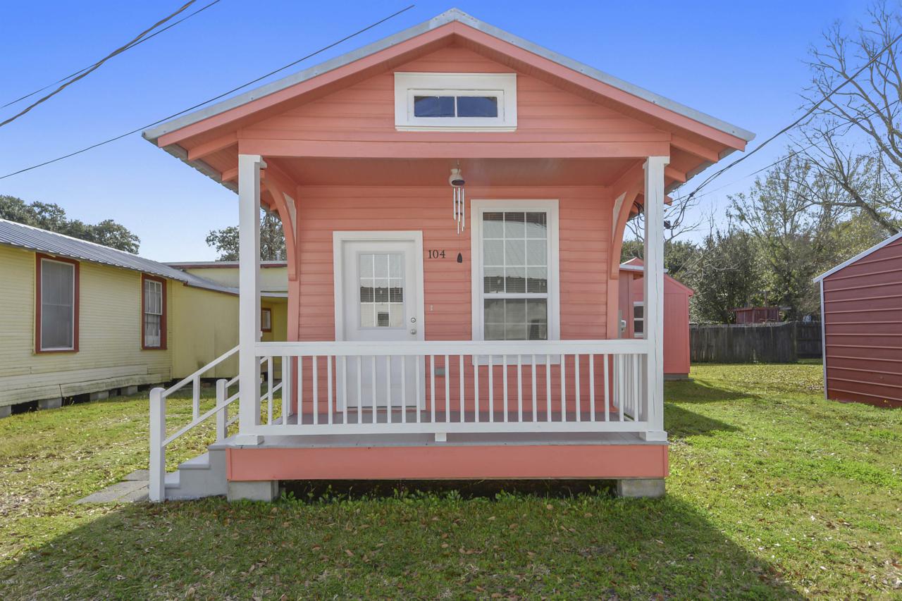104 Boudin Ln - Photo 1