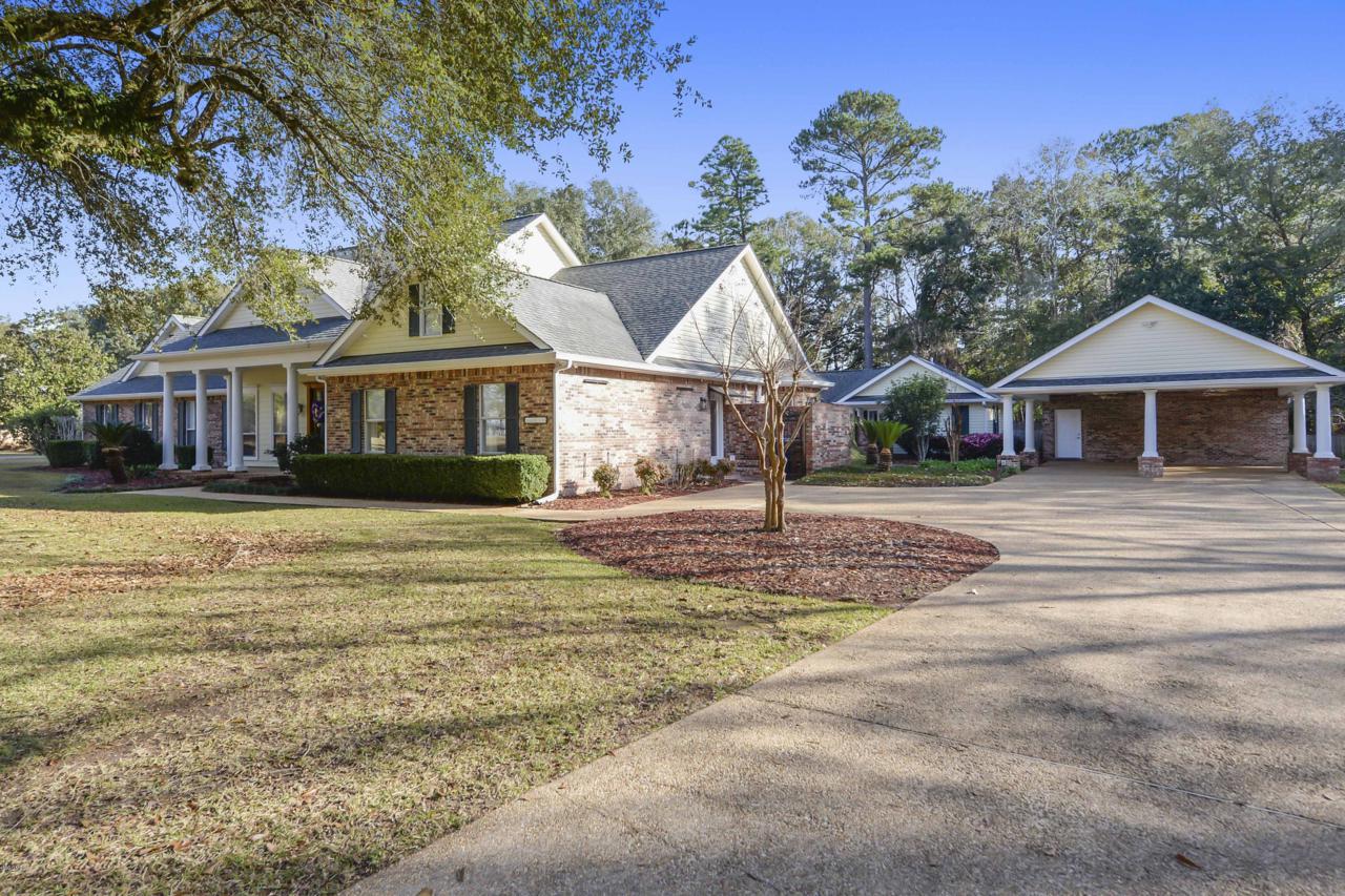 11556 Holly Bluff Cir - Photo 1