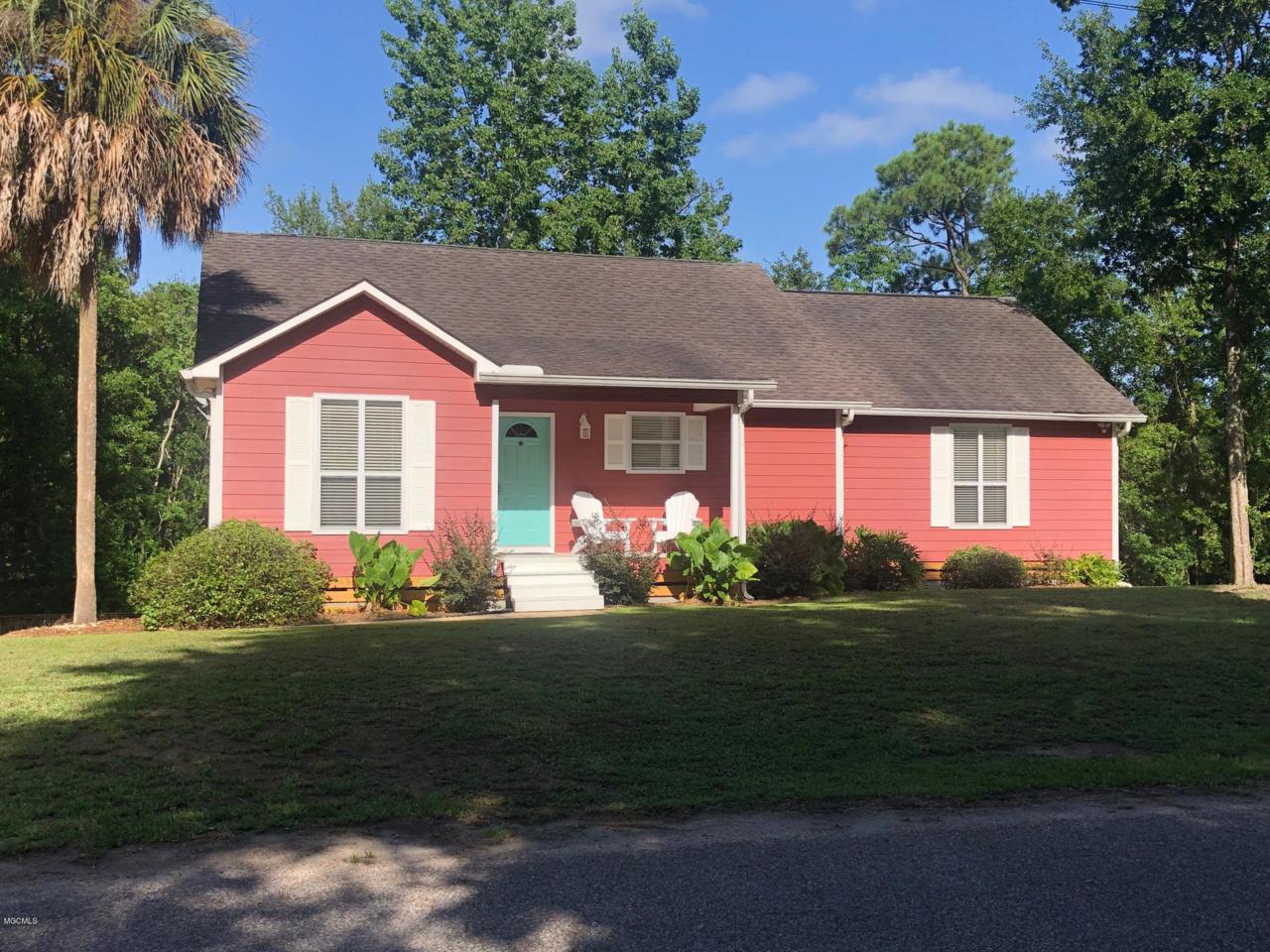 1520 Barracuda Dr - Photo 1