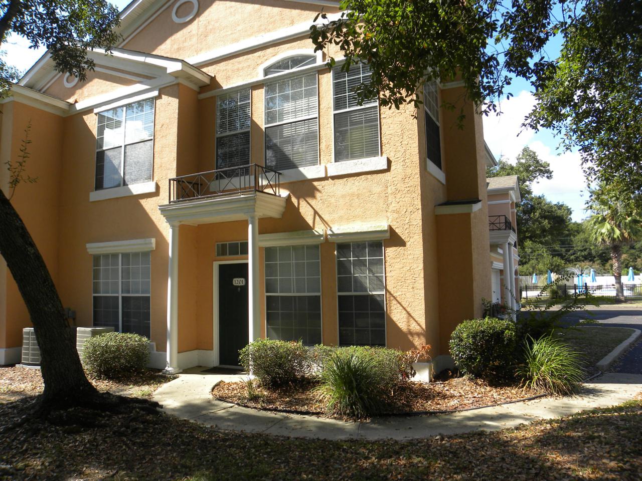 2252 Beach Dr - Photo 1