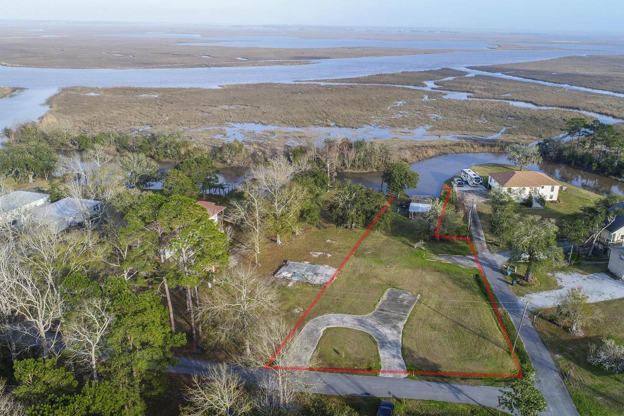 721 Susan Cir - Photo 1