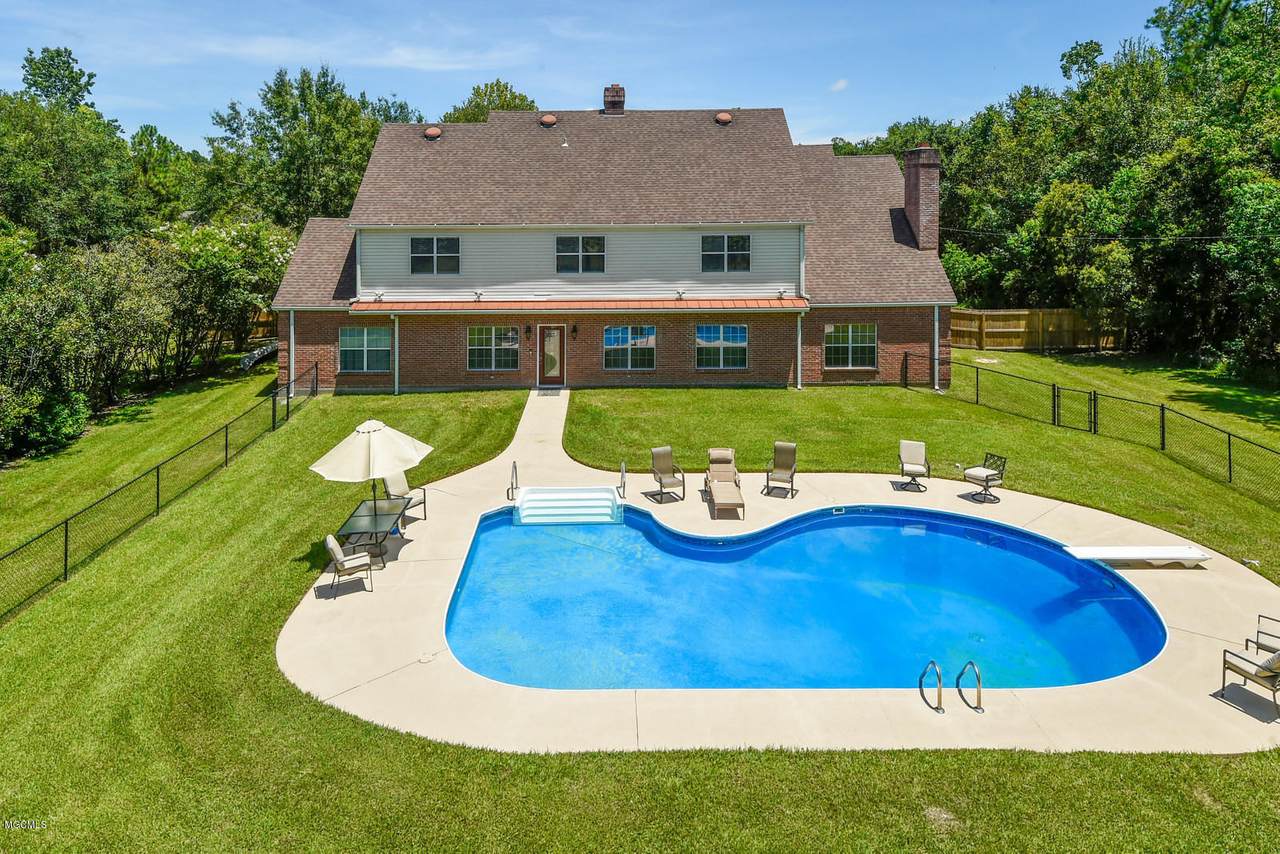 904 Dunbar Ave - Photo 1