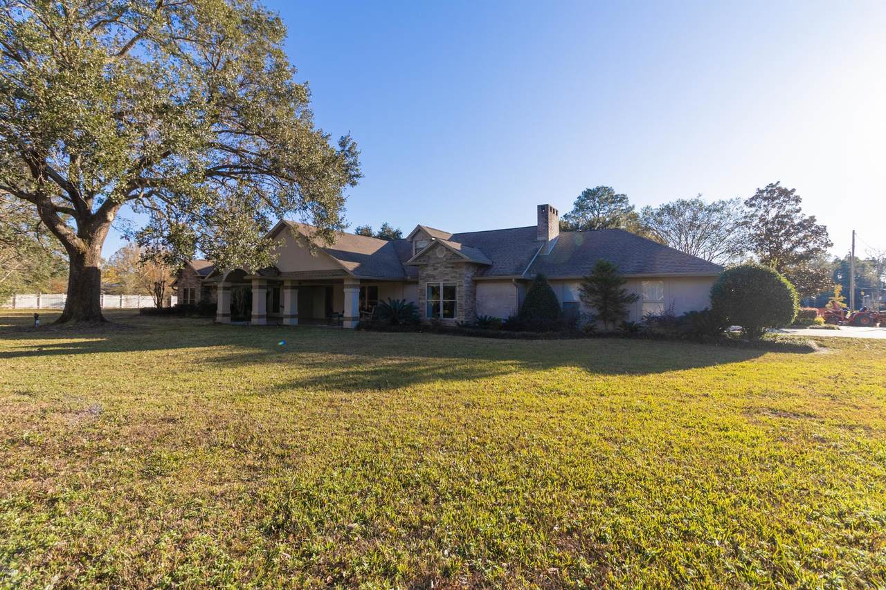 14398 T Bird Rd - Photo 1