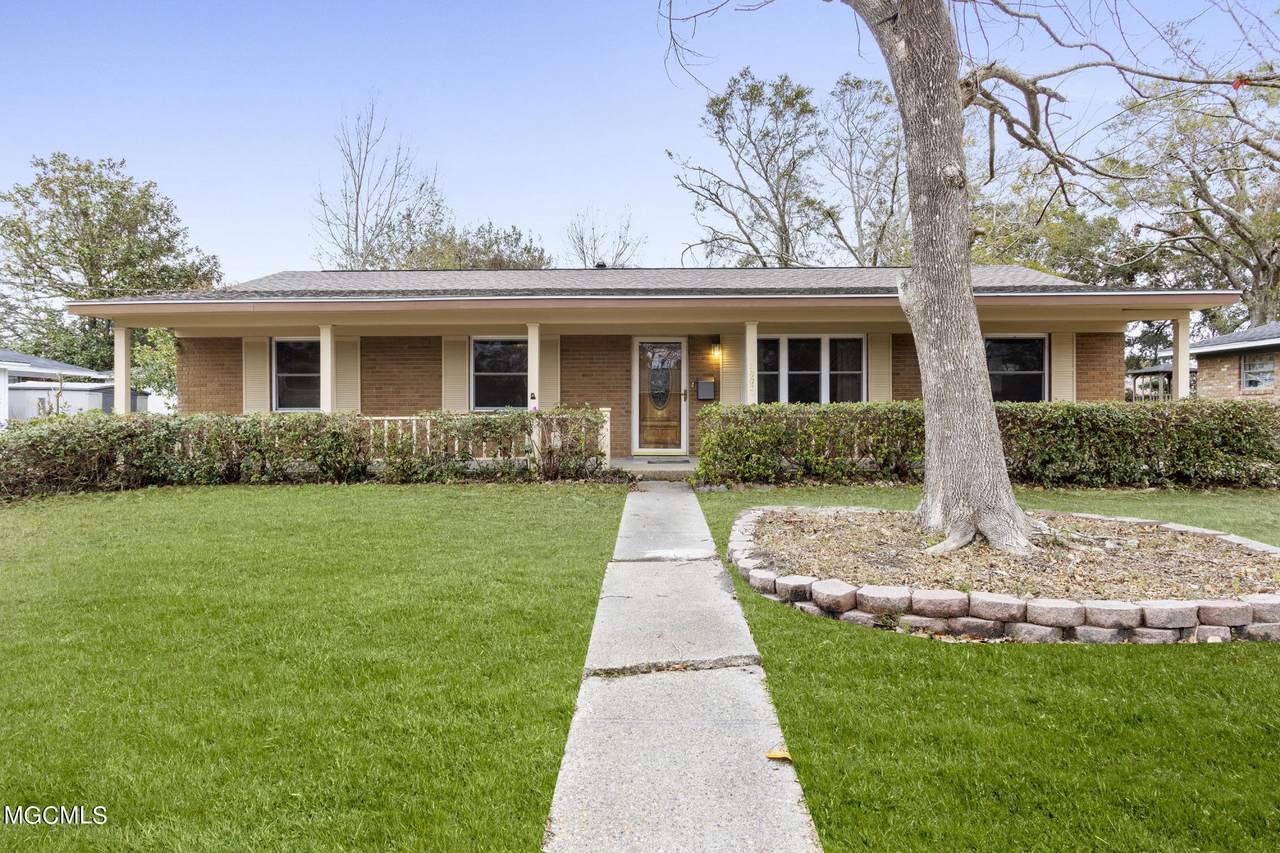 1002 Wilson Dr - Photo 1