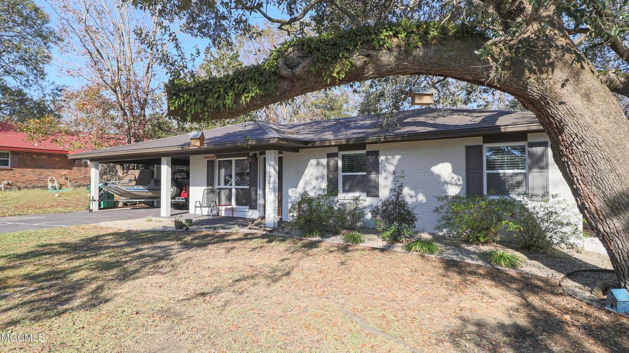 11317 Pine Dr - Photo 1