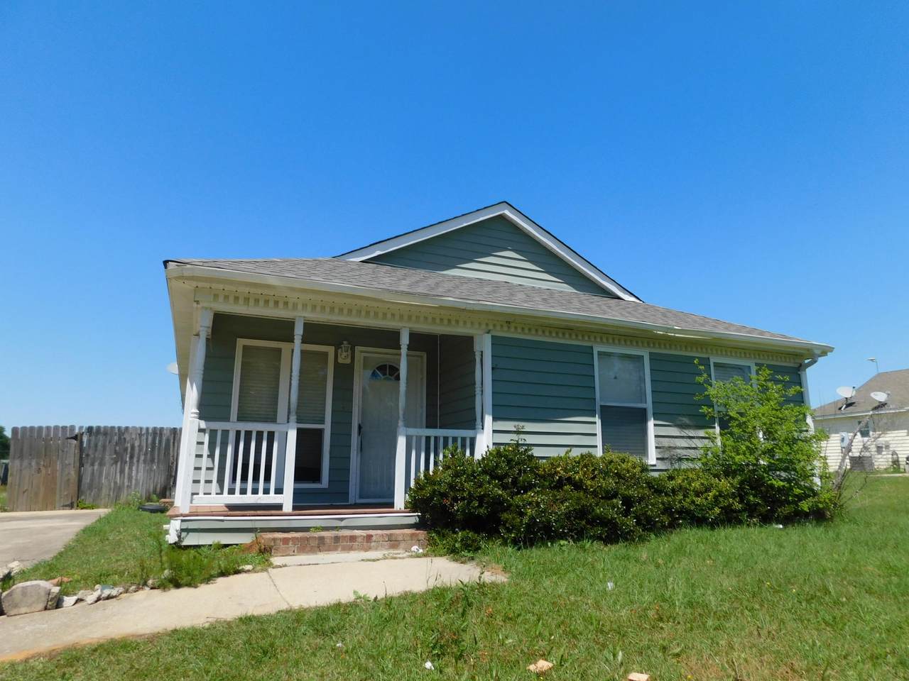 19200 Crestwick St - Photo 1