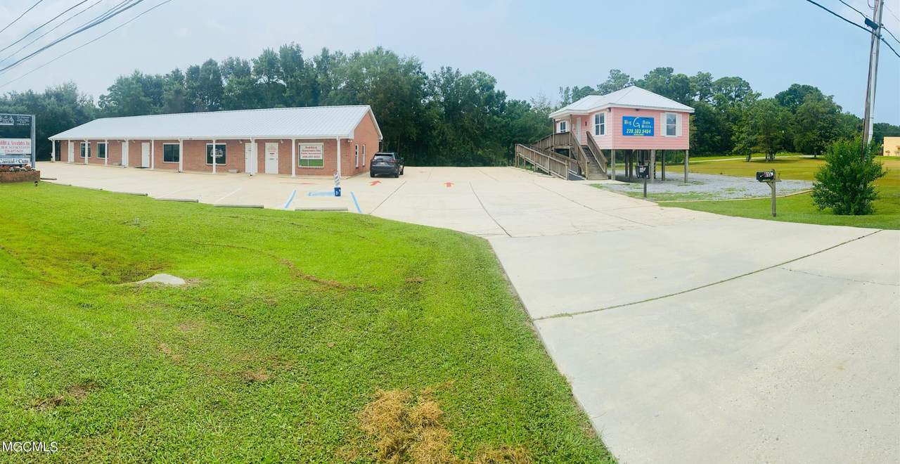 815 Highway 90 - Photo 1