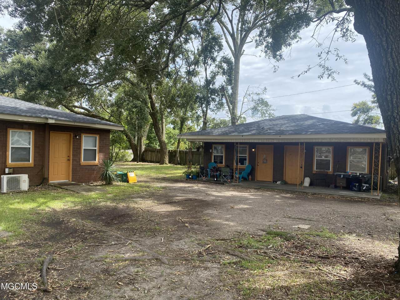 264 Mcdonnell Ave - Photo 1