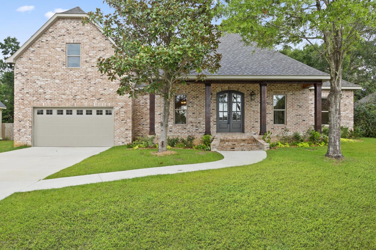 2015 Pointe Clear Dr - Photo 1