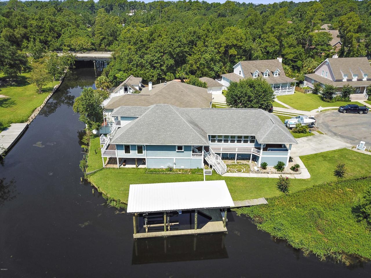 411 Caribe Pl - Photo 1