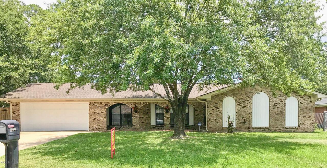 868 Lackland Dr - Photo 1