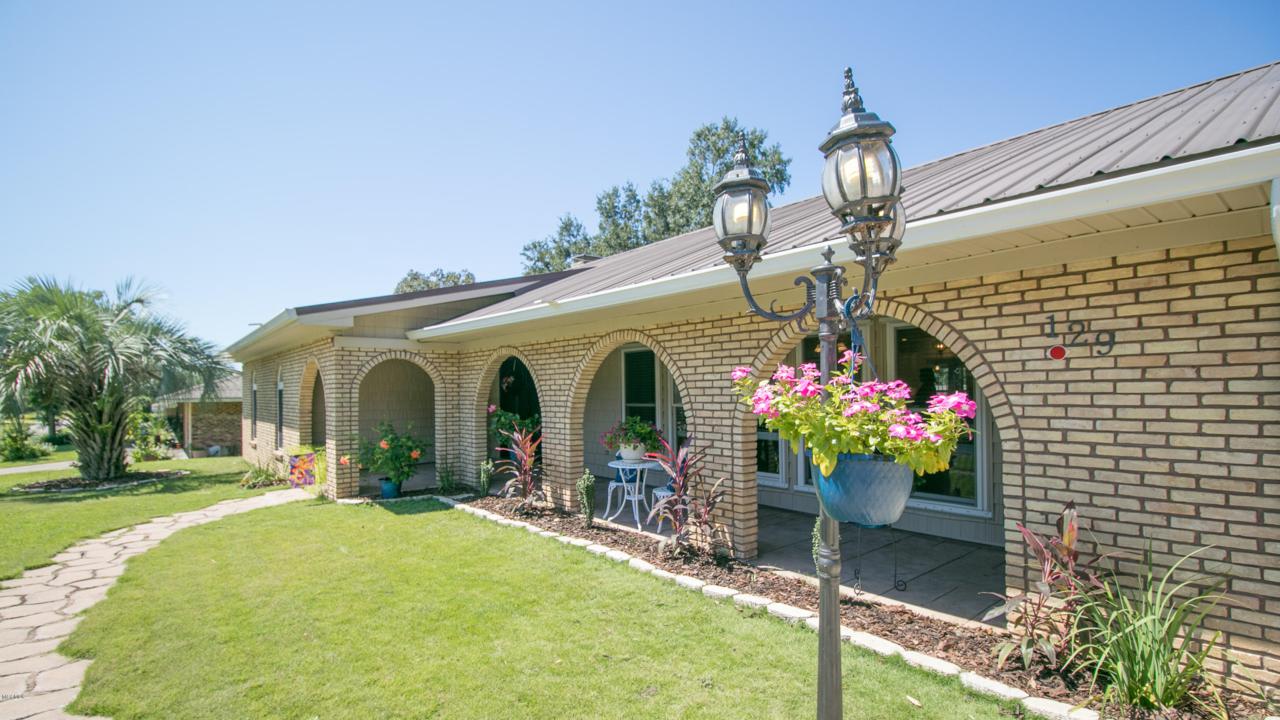 129 Pirate Ave - Photo 1