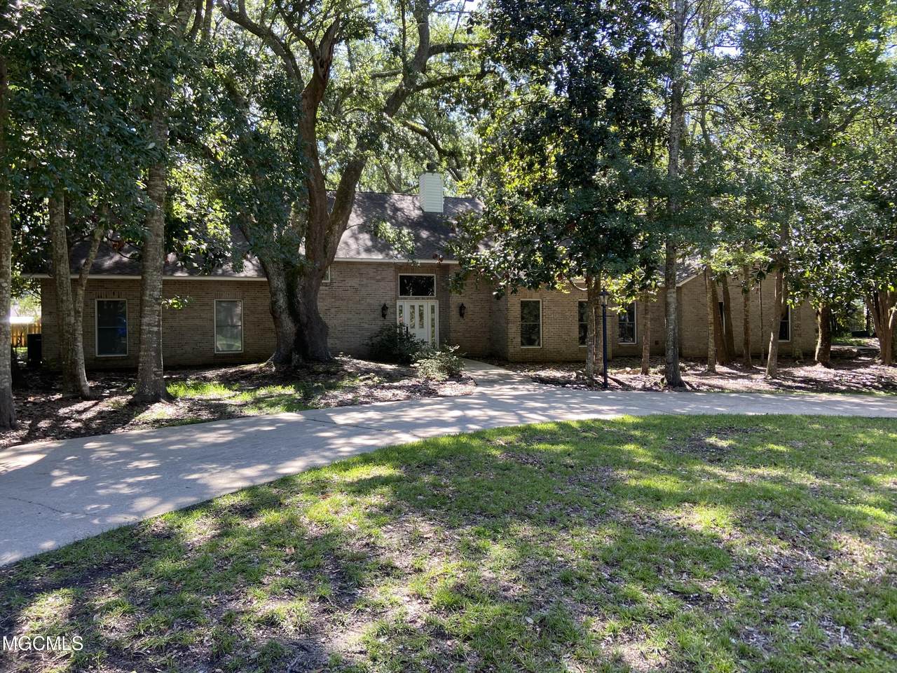 1408 Fairhaven Dr - Photo 1
