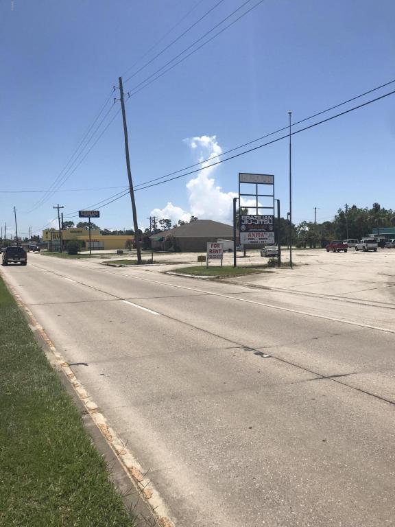 828 Highway 90 - Photo 1