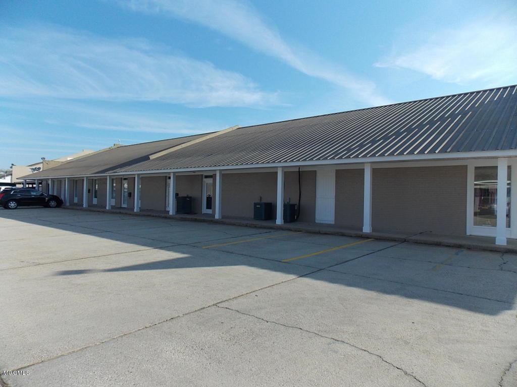833 Hwy 90 - Photo 1